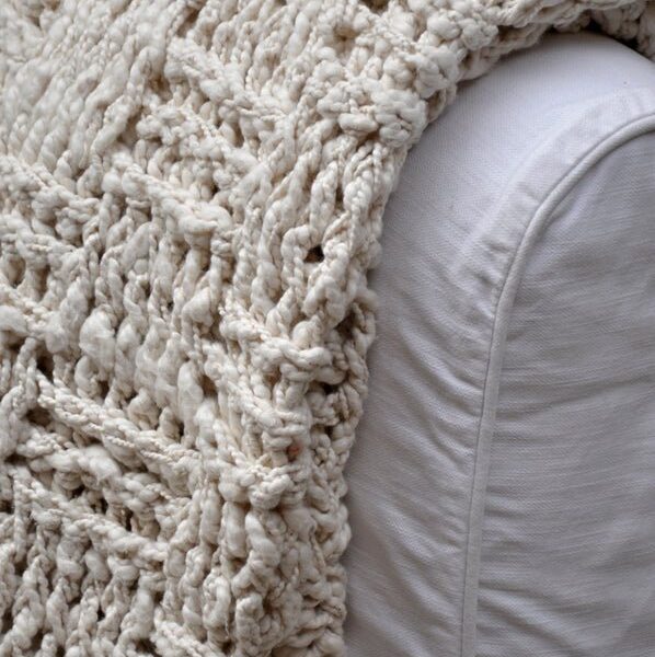 Checkered Chunky Knit Throw Blanket